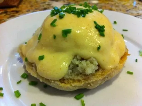 crab eggs benedict