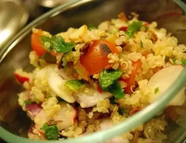 tomato mint quinoa salad