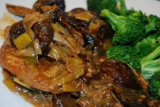 moroccan spiced chicken with prunes