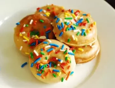 mini baked glazed doughnuts