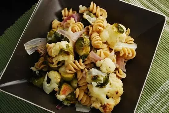 roasted brussel sprouts and cauliflower pasta