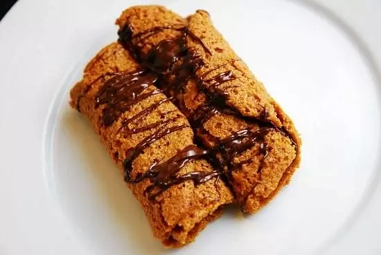 chocolate and peanut butter cookie roll ups