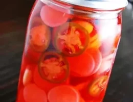 spicy pickled radishes