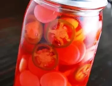 spicy pickled radishes