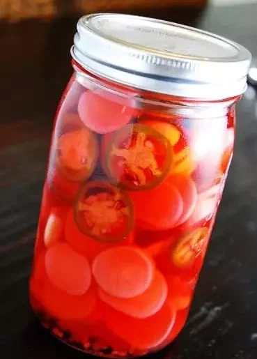 spicy pickled radishes