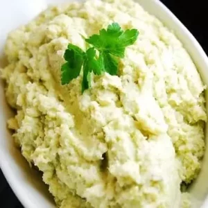 cheesy cauliflower mashed potatoes