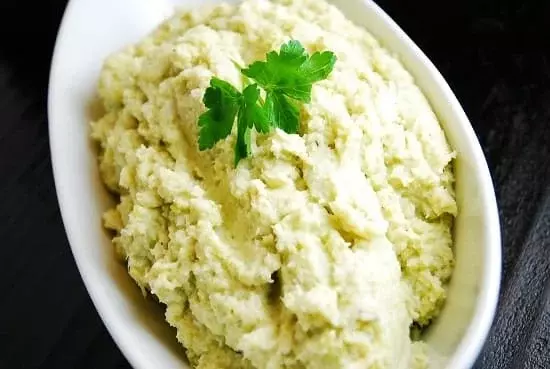 cheesy cauliflower mashed potatoes