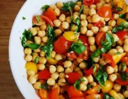 chickpea tomato andbasil salad