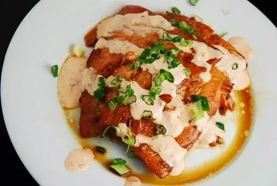 chili glazed salmon with siracha cream sauce