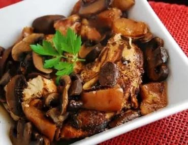 crock pot balsamic chicken with pears and portabella mushrooms