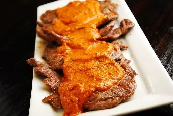 skirt steak romesco