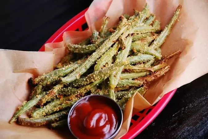 baked parmesan green bean fries