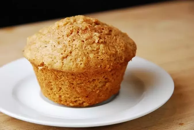 applesauce oatmeal muffins