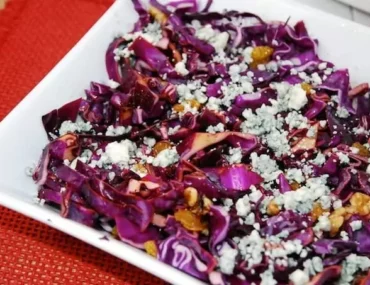 cabbage salad with walnuts and raisins