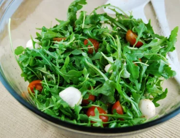 arugula caprese salad