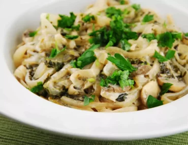 mushroom spinach and caramelized onion pasta