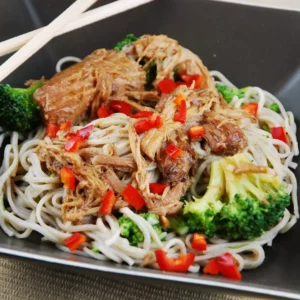 slow cooker asian chicken with noodles and broccoli