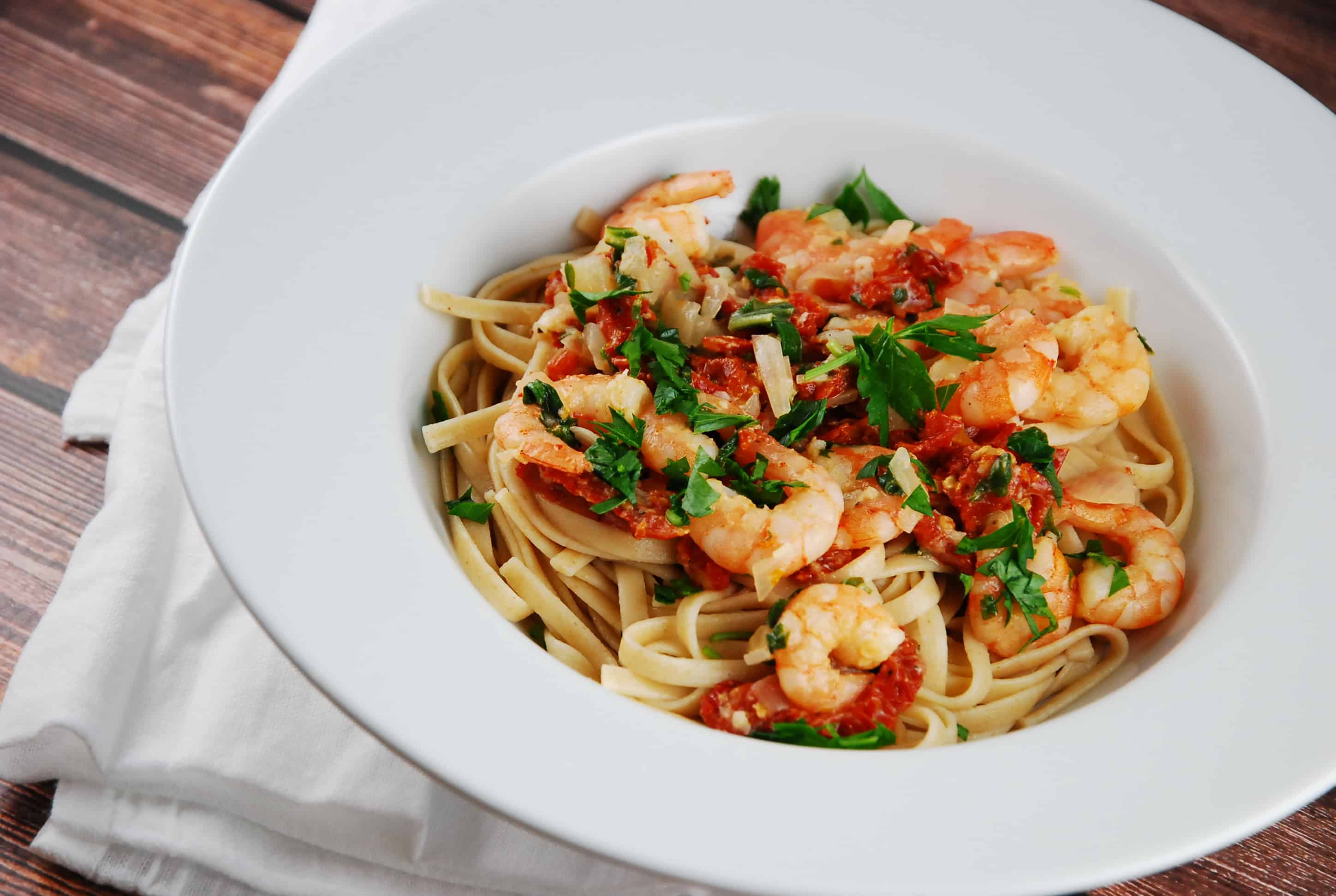 Garlic Shrimp Linguine Recipe - 6 Points + - LaaLoosh