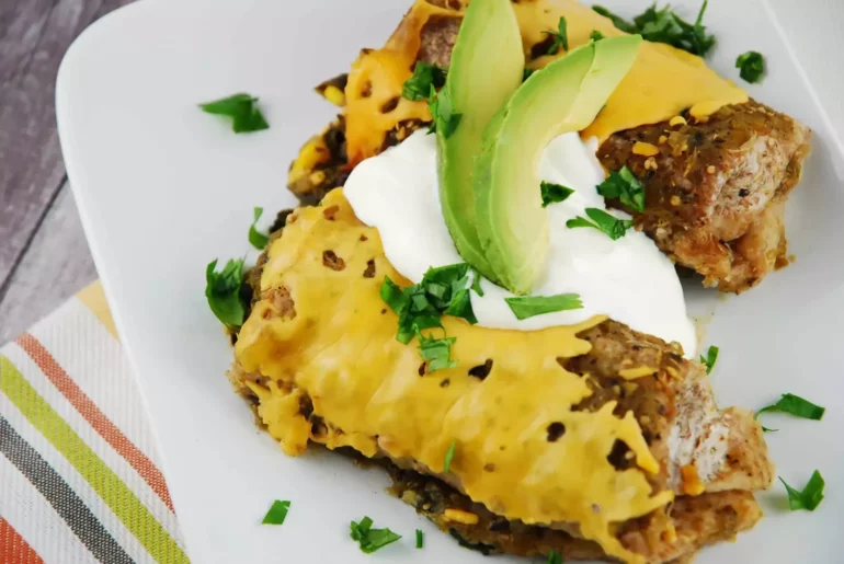 slow cooker black bean and spinach enchiladas