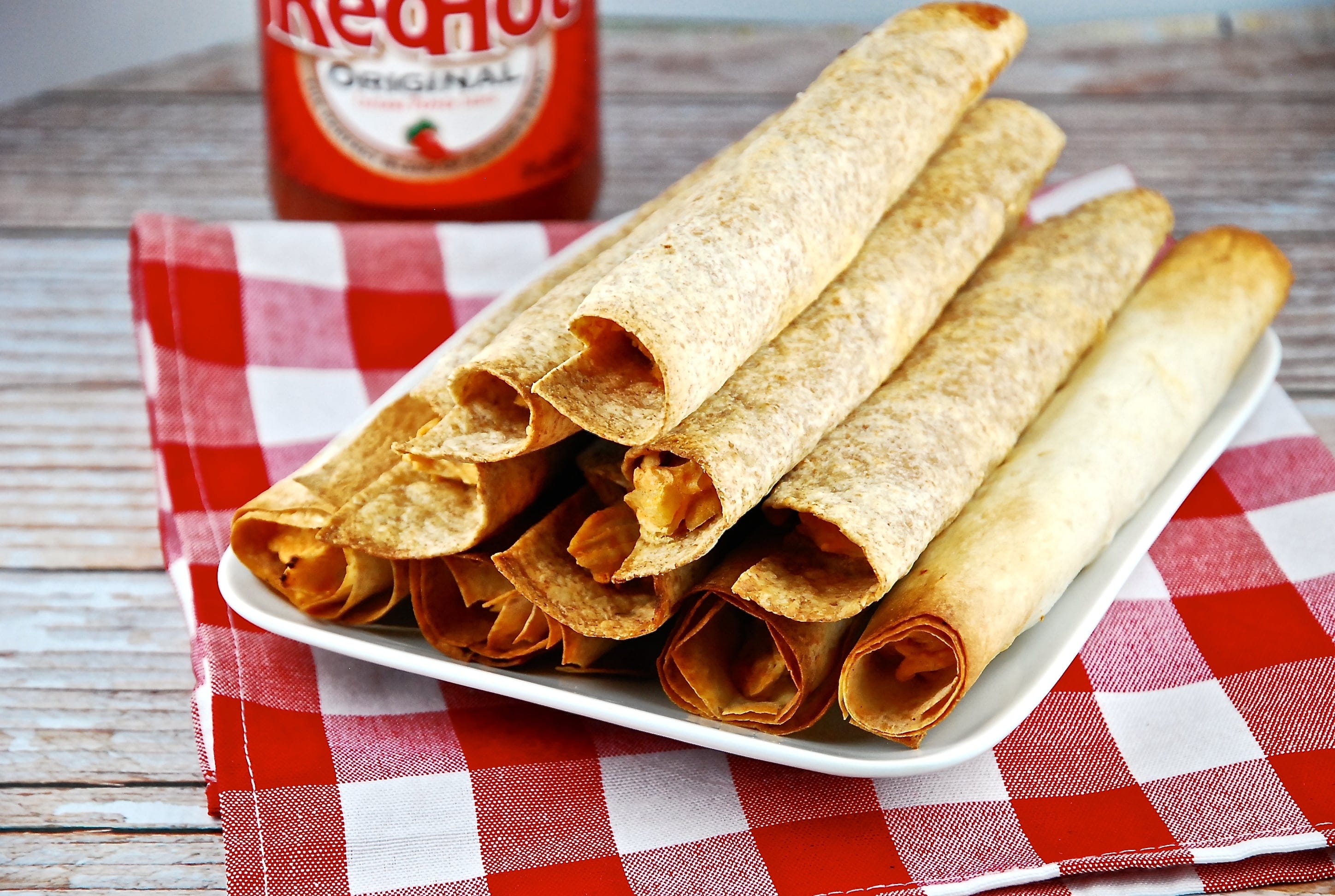 Baked Buffalo Chicken Taquitos Recipe 6 Points LaaLoosh