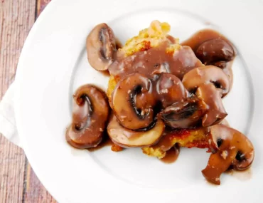 chicken and mushrooms with red wine sauce