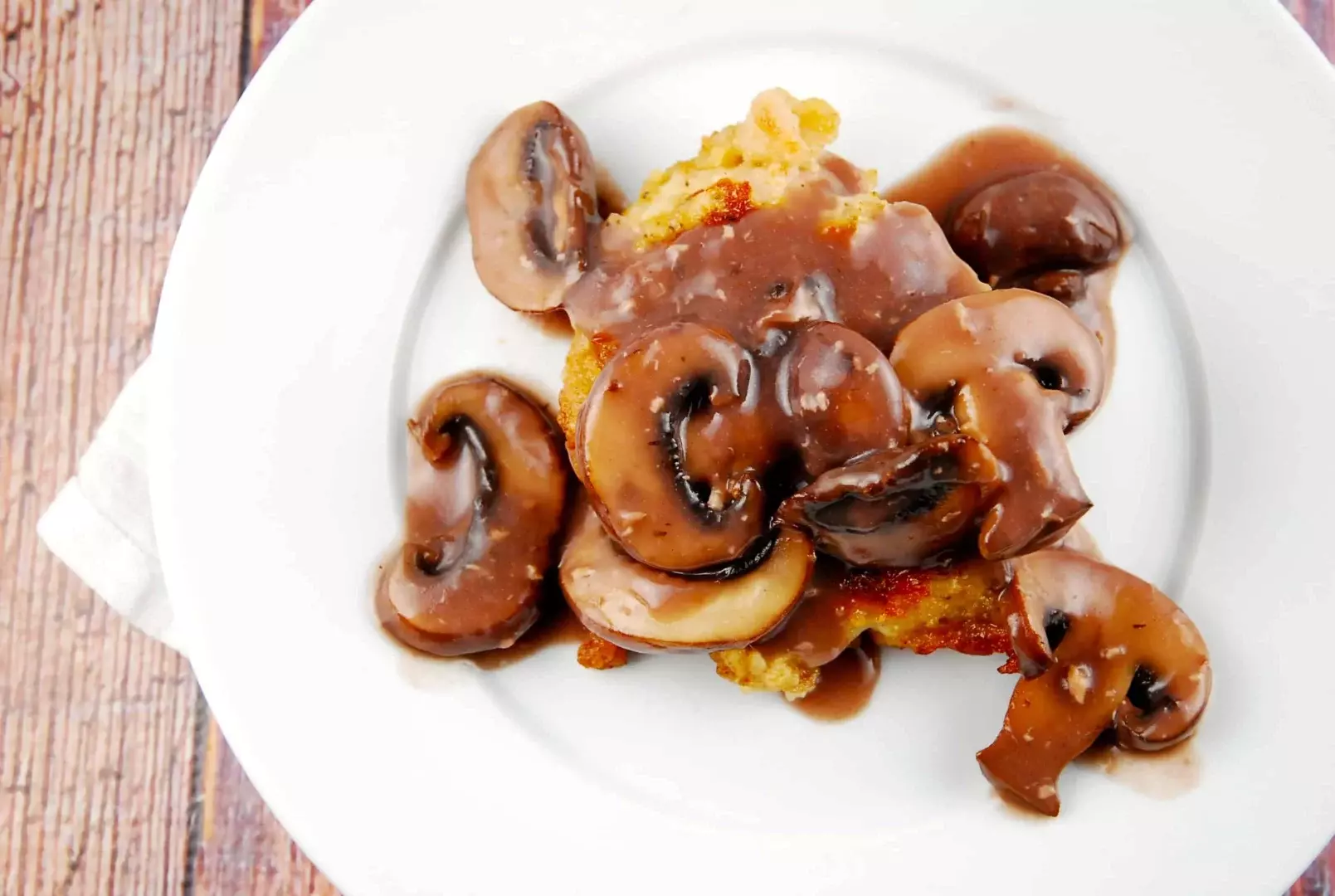 Chicken And Mushrooms With Red Wine Sauce - 7 Points | LaaLoosh