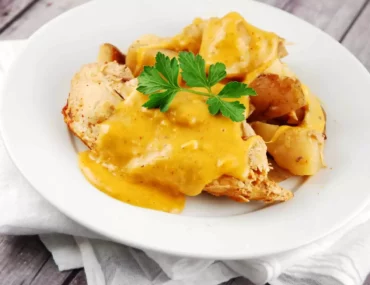 crock pot cheesy chicken and potatoes