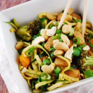 cashew chicken with zucchini noodles