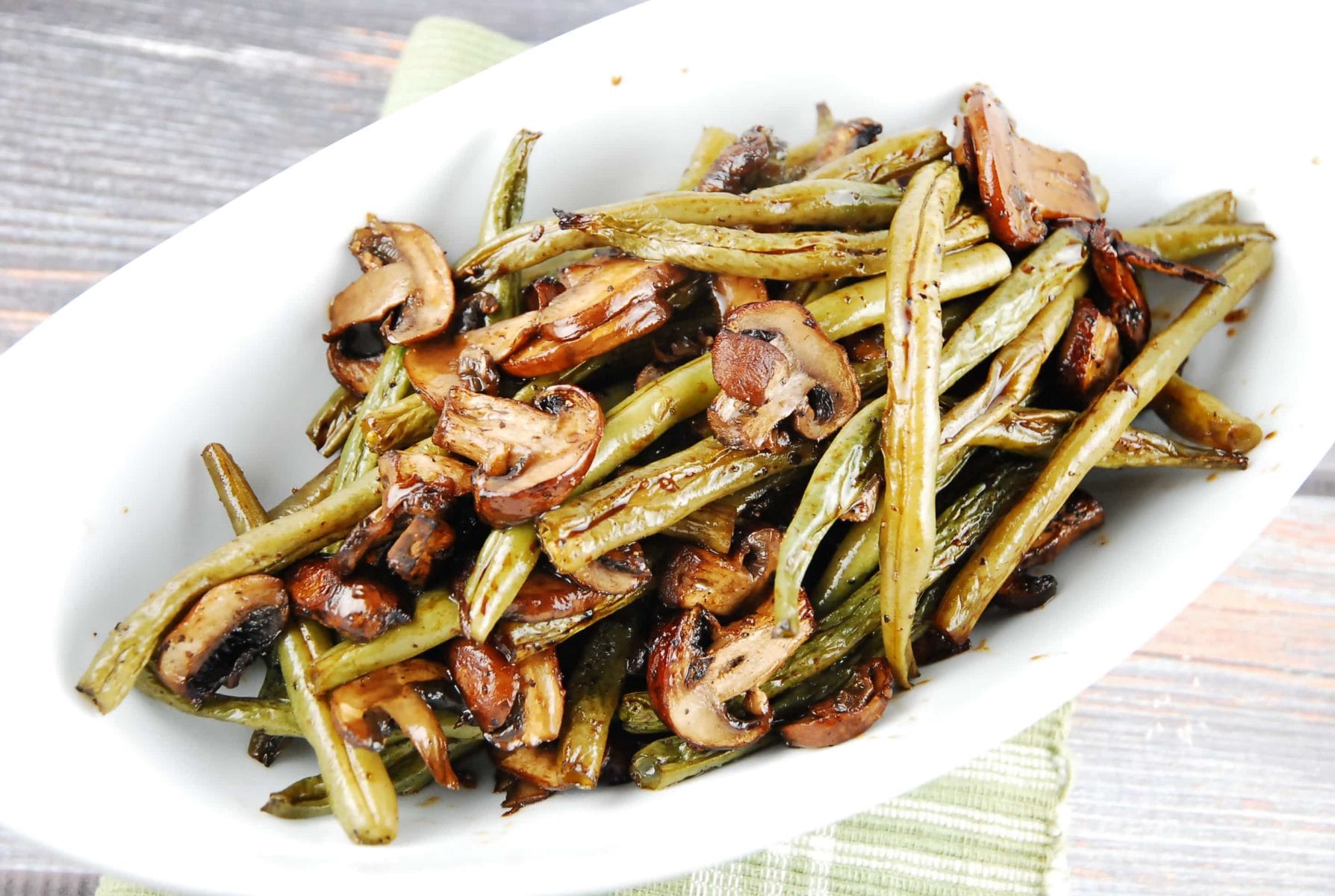 Balsamic Garlic Roasted Green Beans and Mushrooms Recipe 2 Points