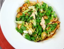 chicken pad thai with zoodles