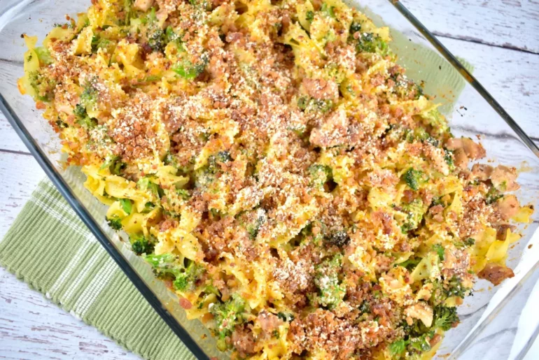 chicken and broccoli noodle casserole