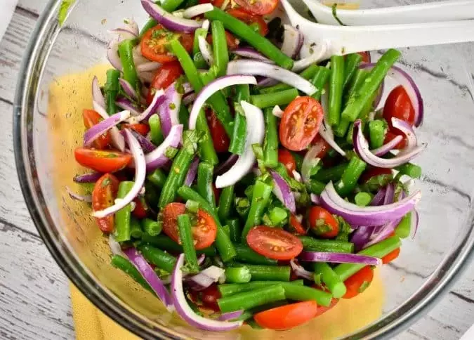 green bean summer salad 675x484 1