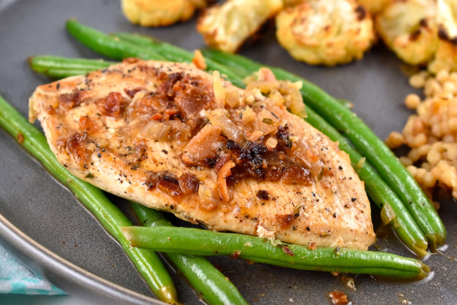One Pan Chicken, Green Beans, And Bacon Recipe LaaLoosh