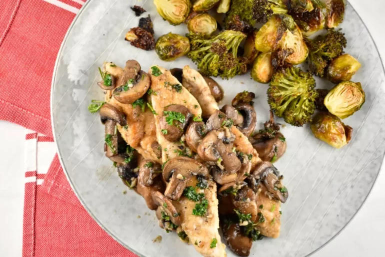 Chicken and Mushrooms in Garlic Wine Sauce