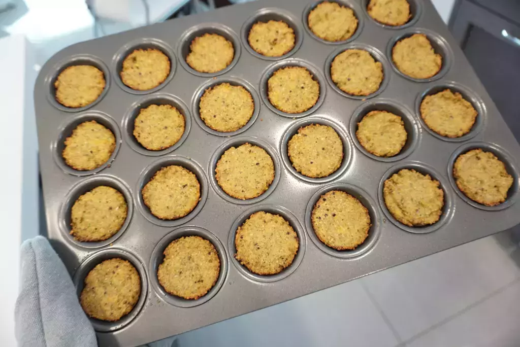 broccoli cheddar quinoa bites baked pan