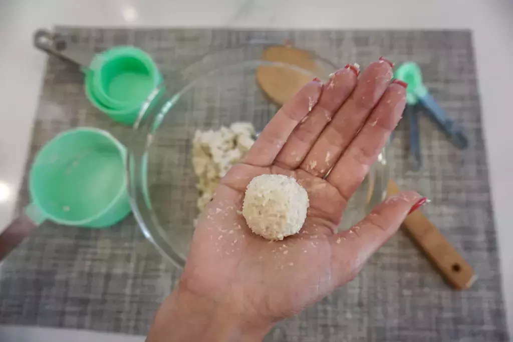 air fryer powdered sugar donut holes