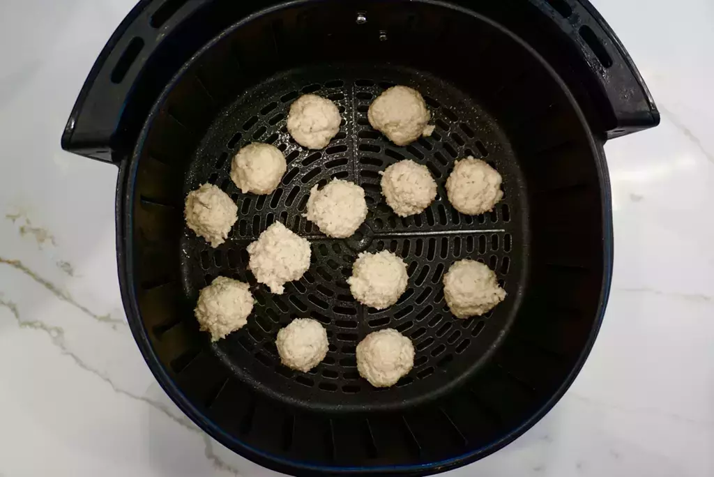 air fryer powdered sugar donut holes