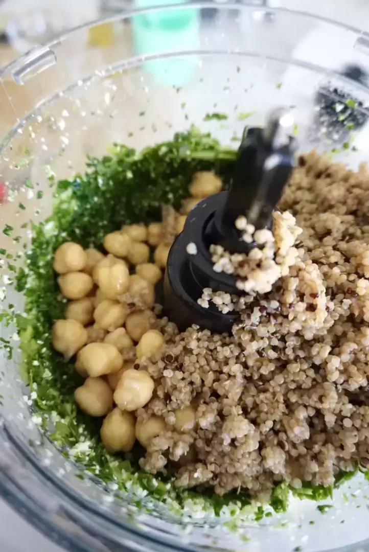 Spinach, Chickpea, and Quinoa Patties Recipe